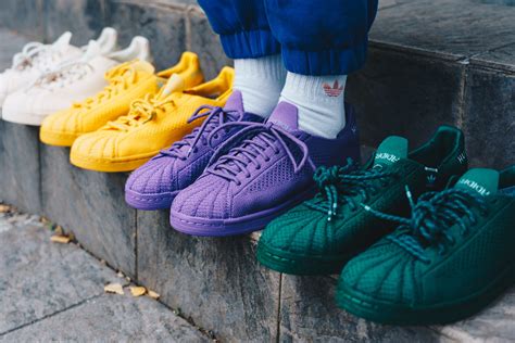 adidas pharrell williams 7 5 weiß|pharrell williams adidas 50 colors.